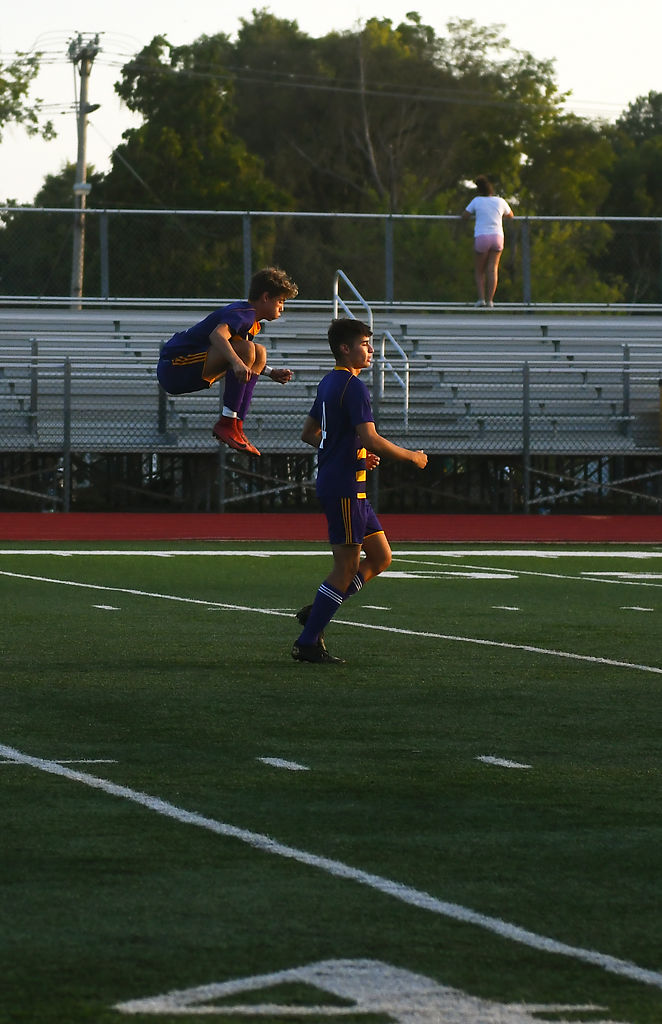 Kavanah Bollinger and Skip Smale-Murillo warm up